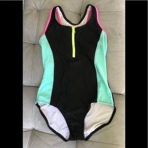 GIRL’S SWIMWEAR IN GOOD CONDITION